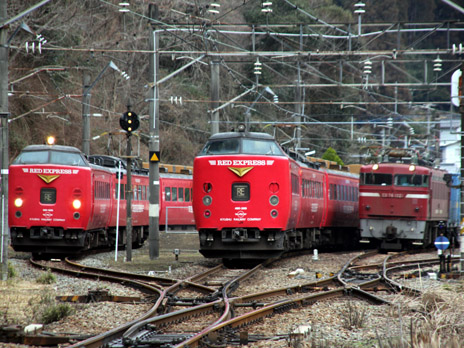 特急型電車3 485系電車 国鉄特急型電車 Jr化後 順次red Express塗装となり運用する 2008 3 日豊本線 佐伯 上岡 鹿児島 長崎本線の他 にちりん を中心に日豊本線で活躍した 2011 3 日豊本線 重岡 宗太郎 動画再生 上下 にちりん と貨物